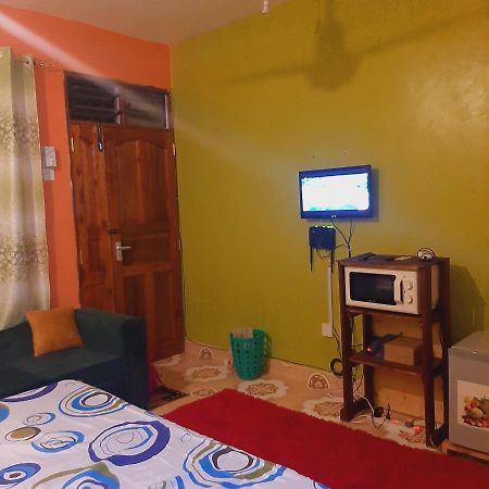 Gloria'S Place Studio Mombasa Exterior photo
